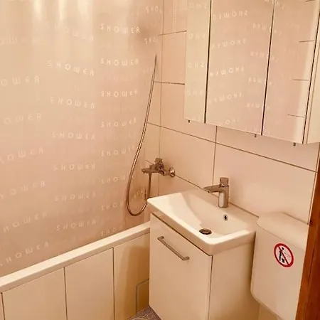 3-zimmer-apartment Mit Parkplatz In City-naehe !!! Appartement Kiel